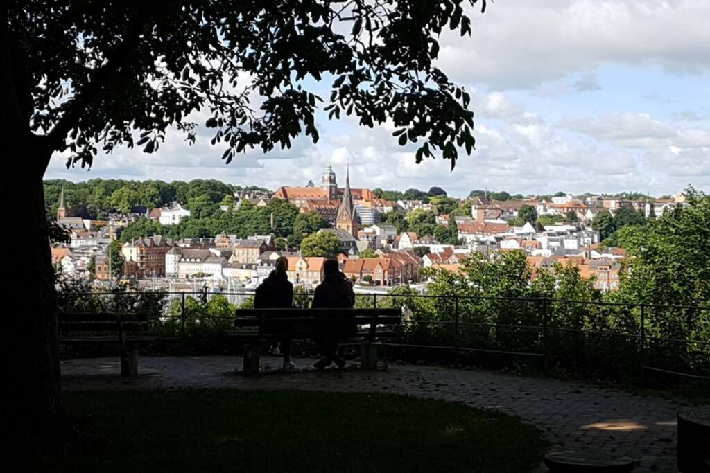 Gemuetliche Haushaelfte Mit Garten Und Terrasse Flensbourg Extérieur photo
